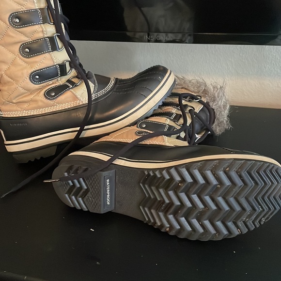 Sorel Joan of Arctic Boots - Picture 4 of 5